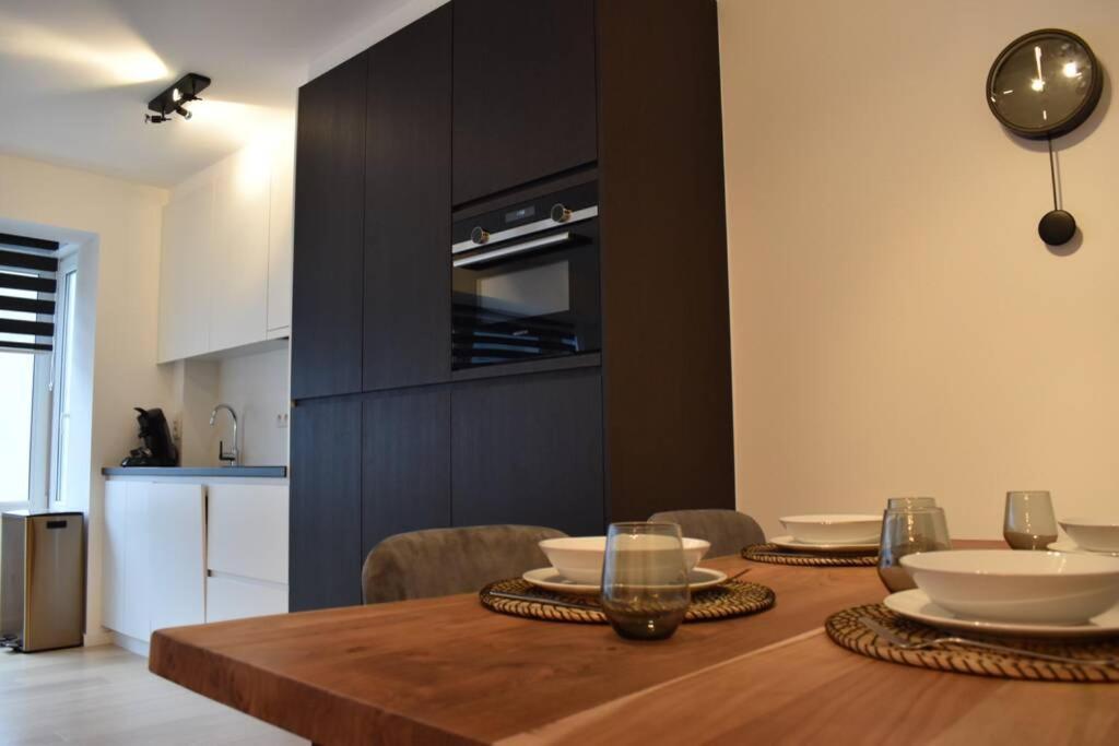 Vernieuwd Appartement Op 200M Van De Zee Ostende Kültér fotó